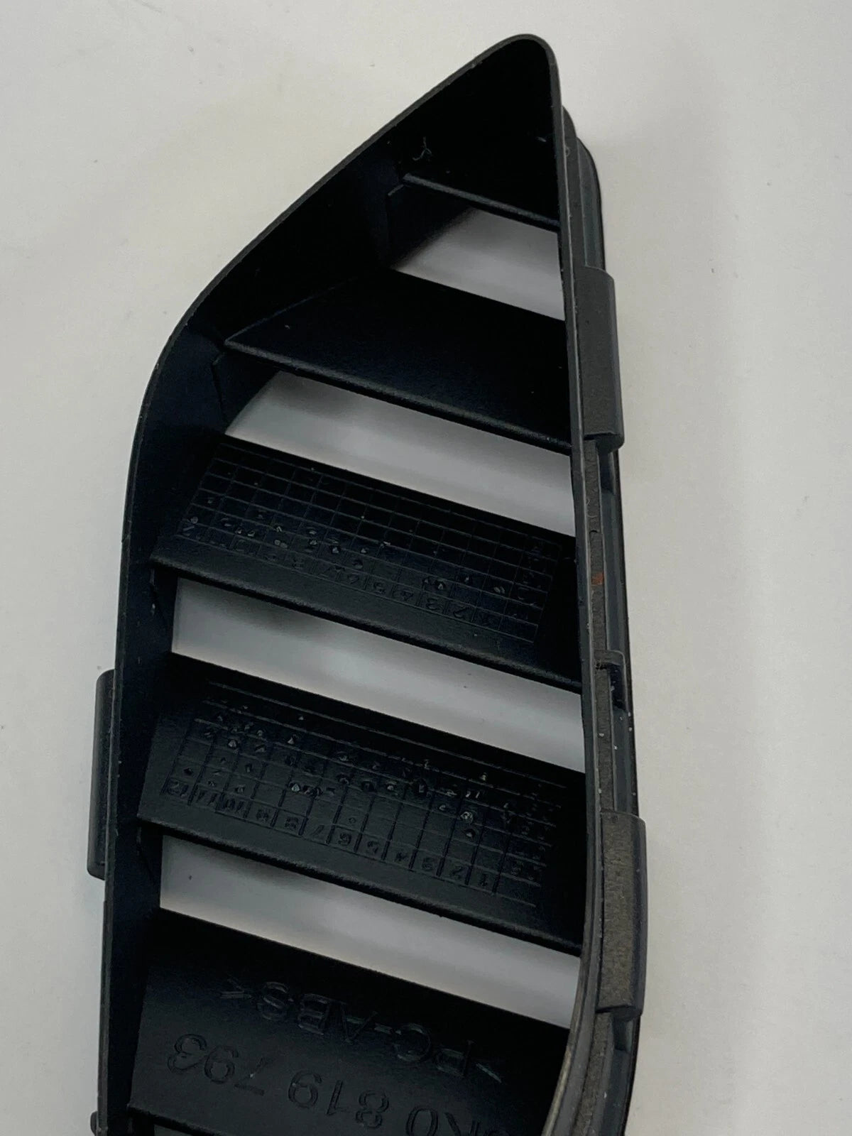 2013-2016 AUDI A4 DASH INSTRUMENT LEFT SIDE A/C DEFROSTER VENT GRILLE 8K0819793