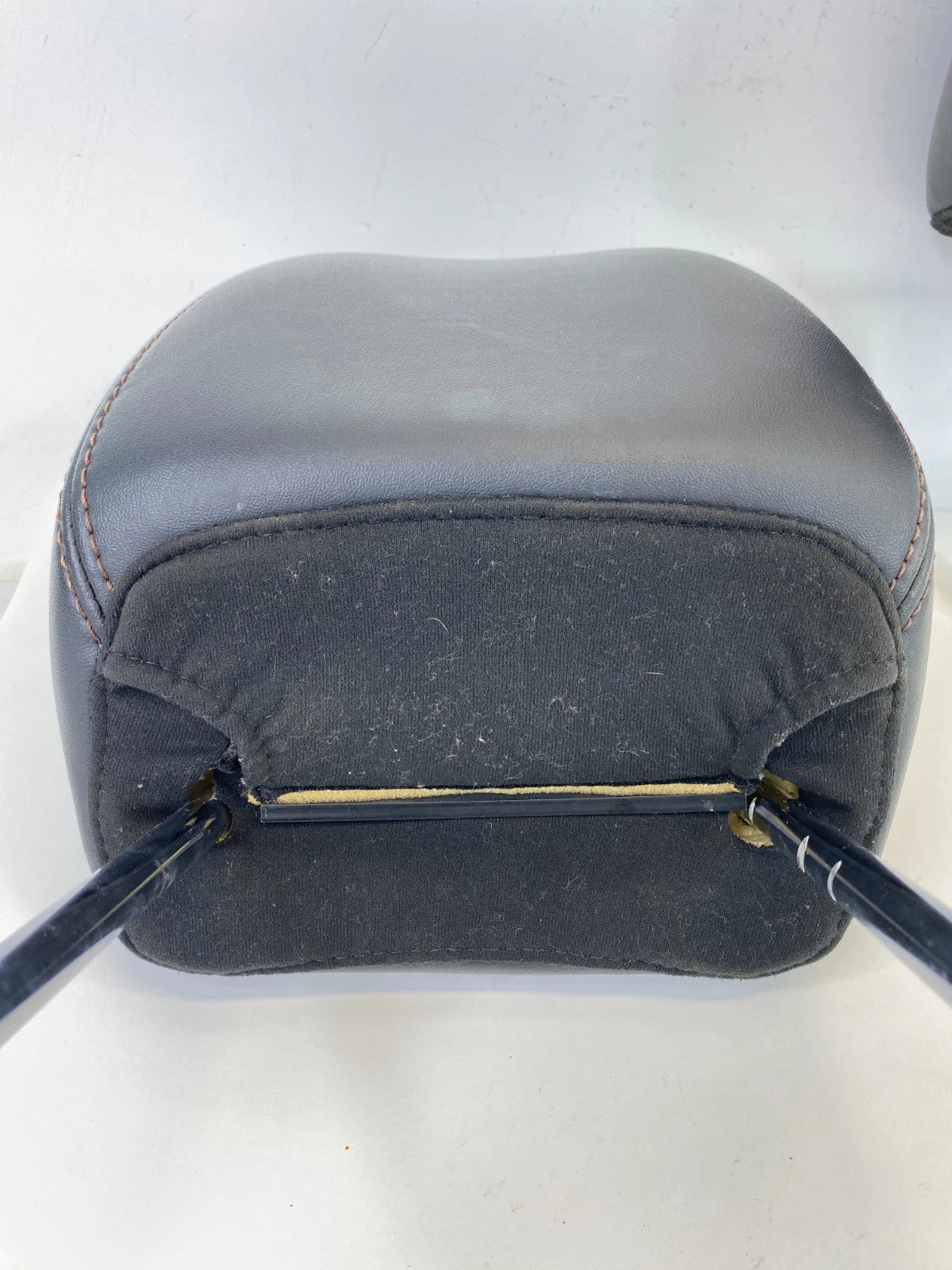 2010-2012 FORD TAURUS FRONT RIGHT & LEFT SEAT HEADREST HEAD REST PAIR SET OEM