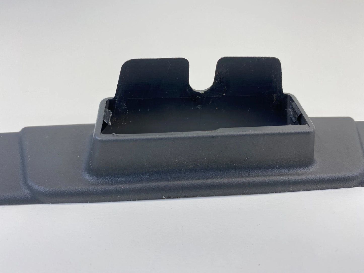 2003 2004 SAAB 9-3 REAR LICENSE PLATE LIGHT COVER DECK LID FINISH PANEL 12787319
