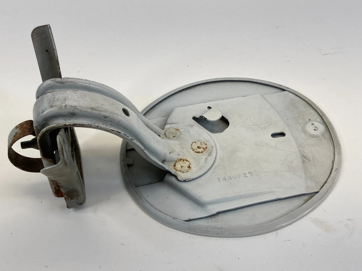 09 10 11 12 13 14 15 16 17 Chevrolet Traverse Fuel Filler Gas Door Lid OEM