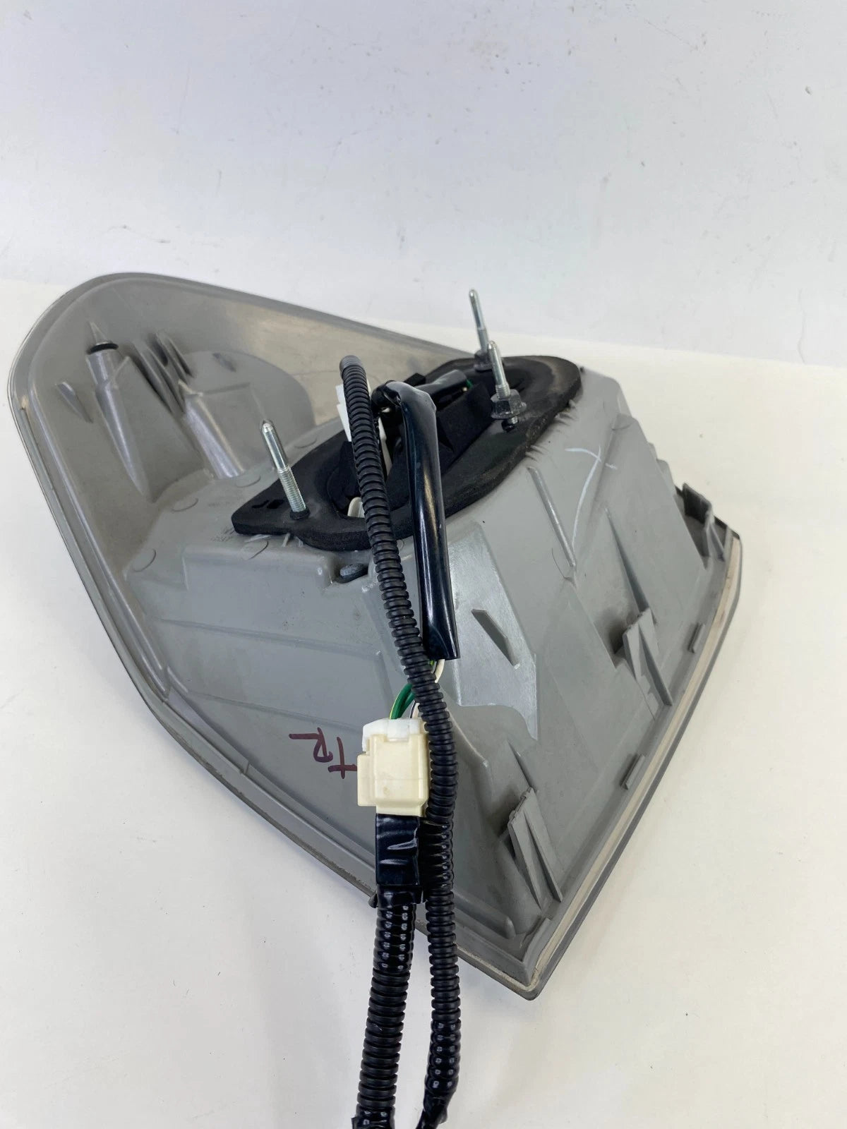 2007-2009 LEXUS RX350 RIGHT PASSENGER SIDE QUARTER PANEL MOUNTED TAIL LIGHT OEM