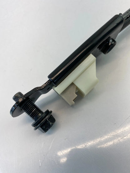 2011-2016 HYUNDAI ELANTRA FRONT SEAT BELT ADJUSTER HEIGHT BRACKET SUPPORT OEM
