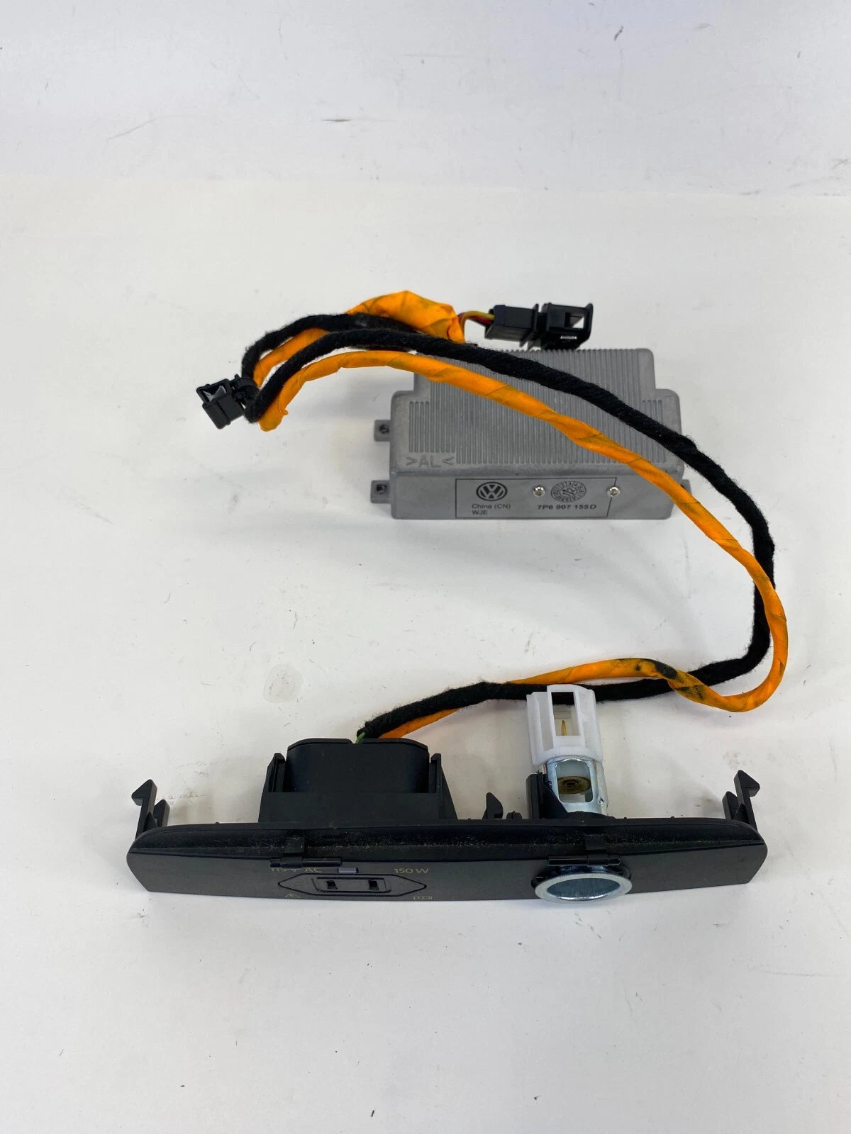 2011-2017 VW TOUAREG 115V AC POWER INVERTER MODULE WITH HARNESS PANEL OEM