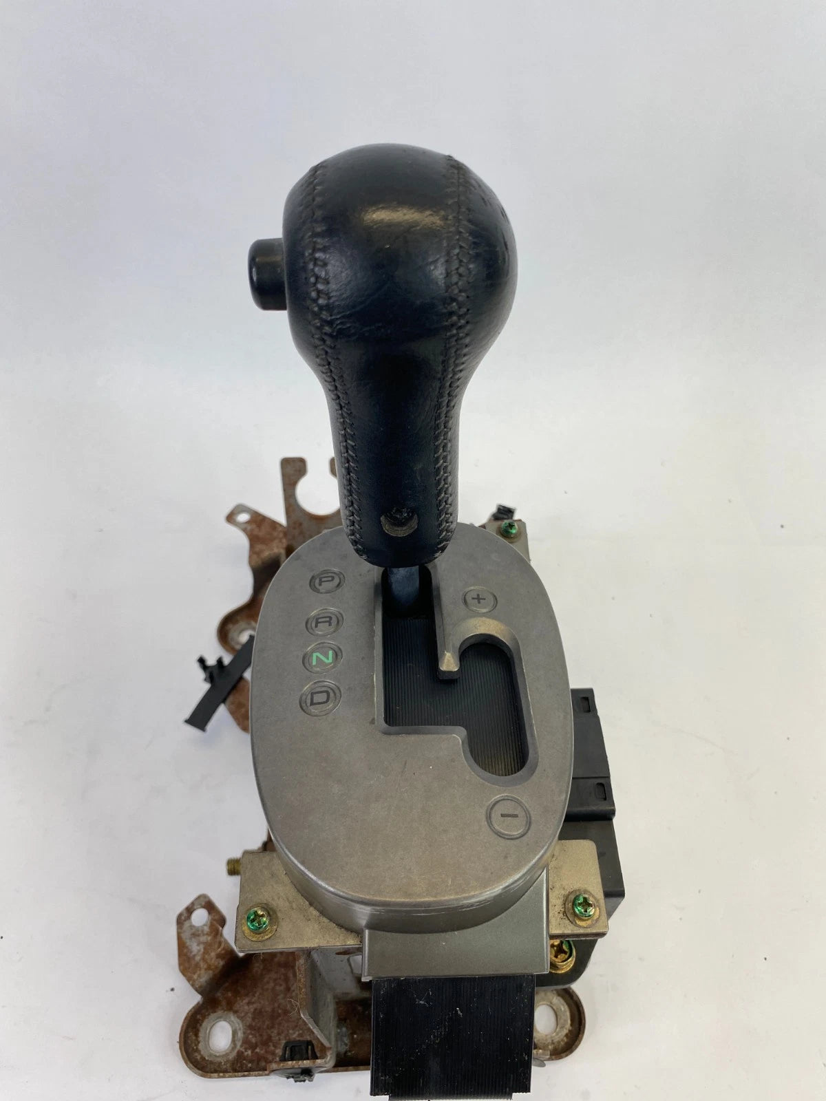 2000-2005 MITSUBISHI ECLIPSE 2.4L L4 A/T FLOOR GEAR SHIFTER LEVER W / KNOB OEM