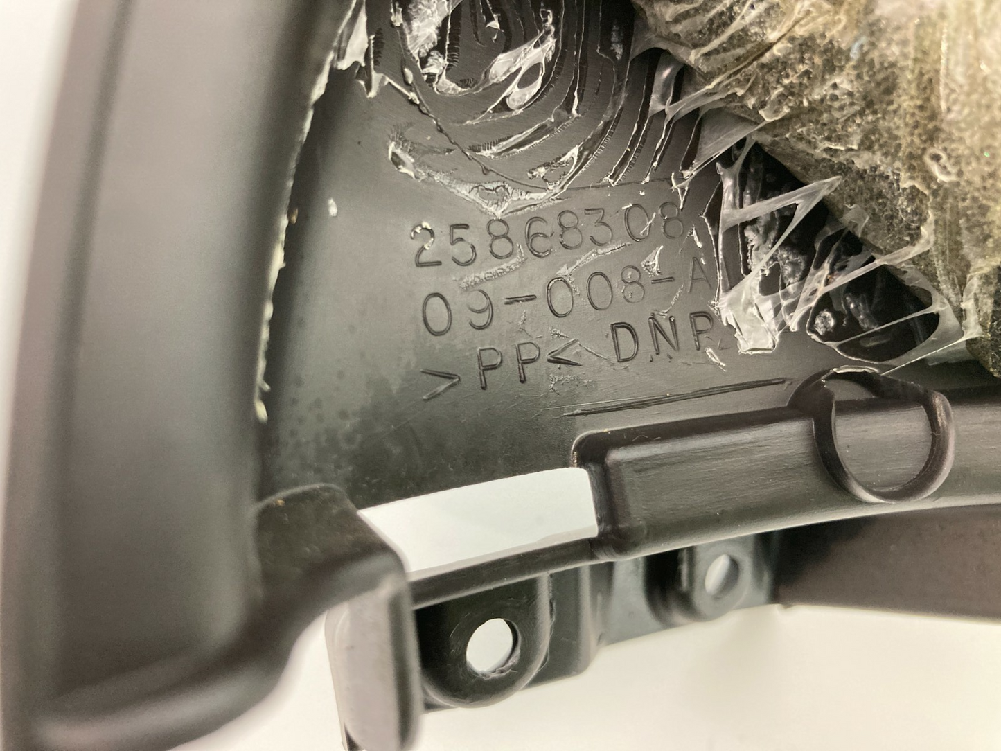 09-12 Chevy Traverse Front Left Driver Door Interior Inner Corner Cover 25868308