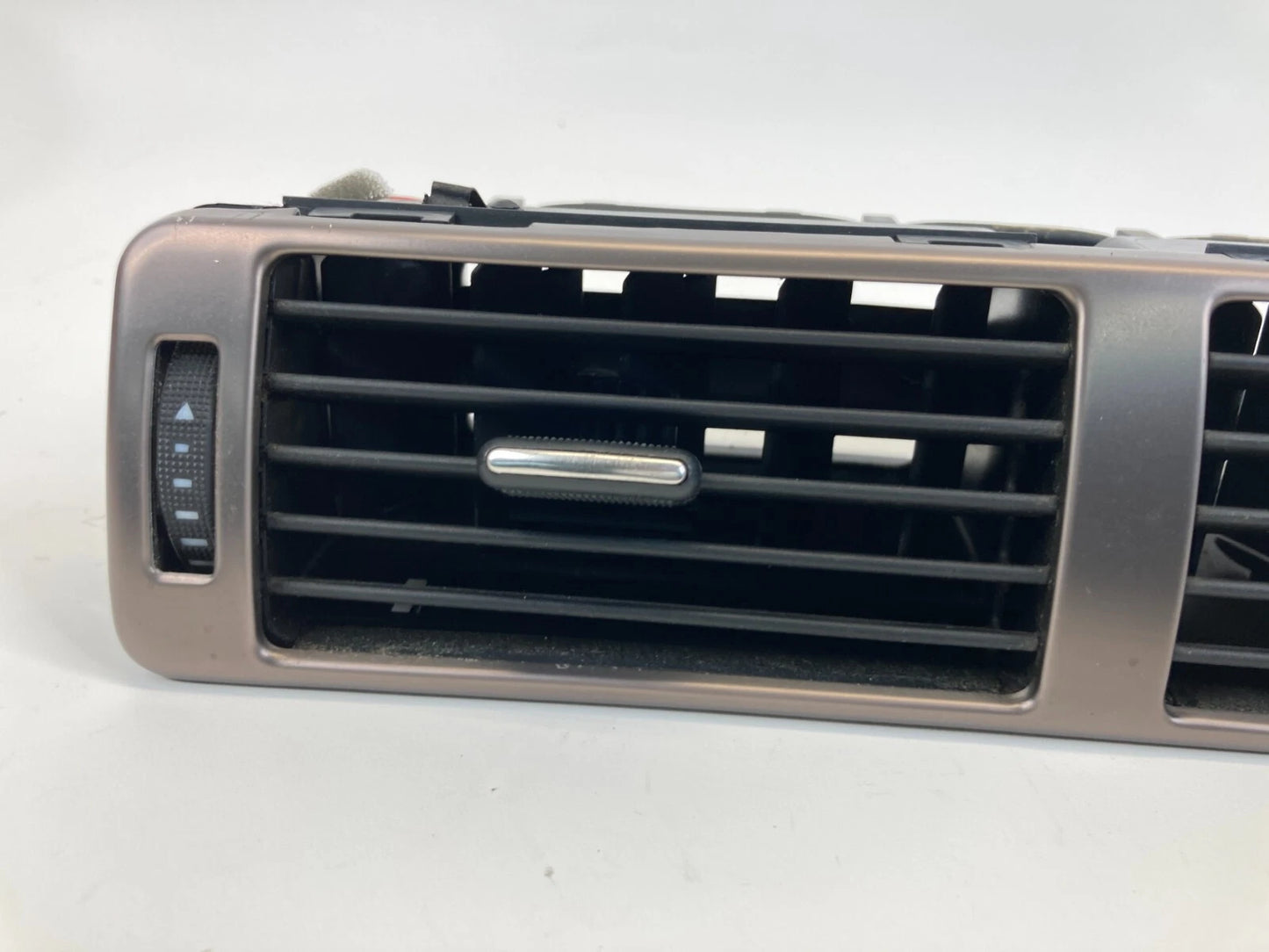 1998-2001 AUDI A6 A6 QUATTRO CENTER DASH A/C AIR VENT OUTLET GRILLE 4B1-820-951