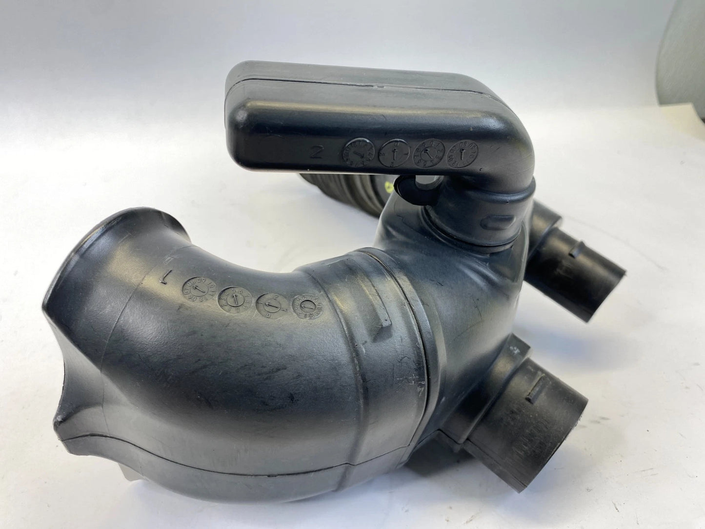 2007-2011 HONDA ELEMENT 2.4L L4 AT AIR INTAKE CLEANER HOSE DUCT INLET TUBE OEM