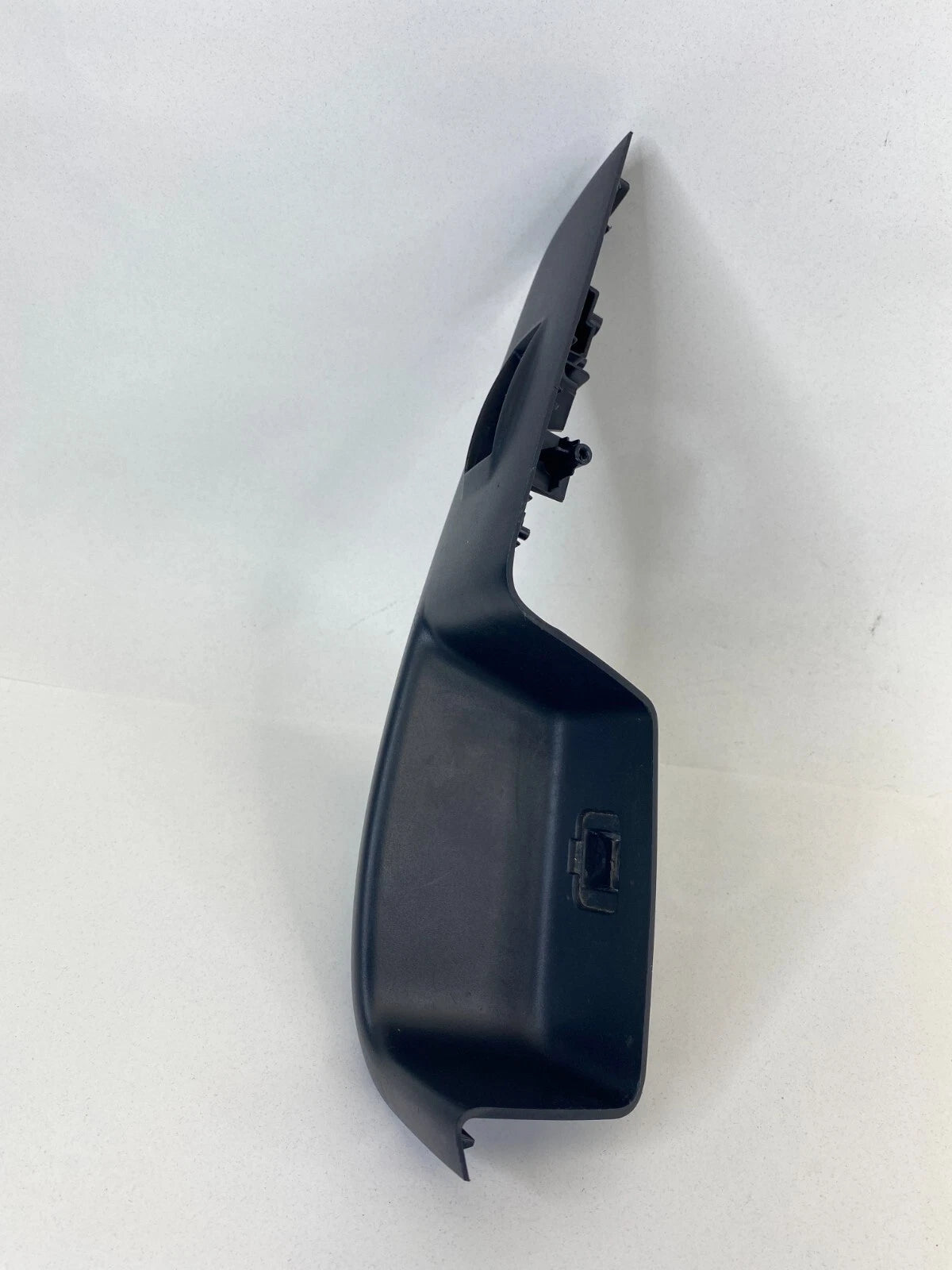 07-13 MITSUBISHI OUTLANDER REAR RIGHT DOOR WINDOW SWITCH COVER BEZEL SPC01640