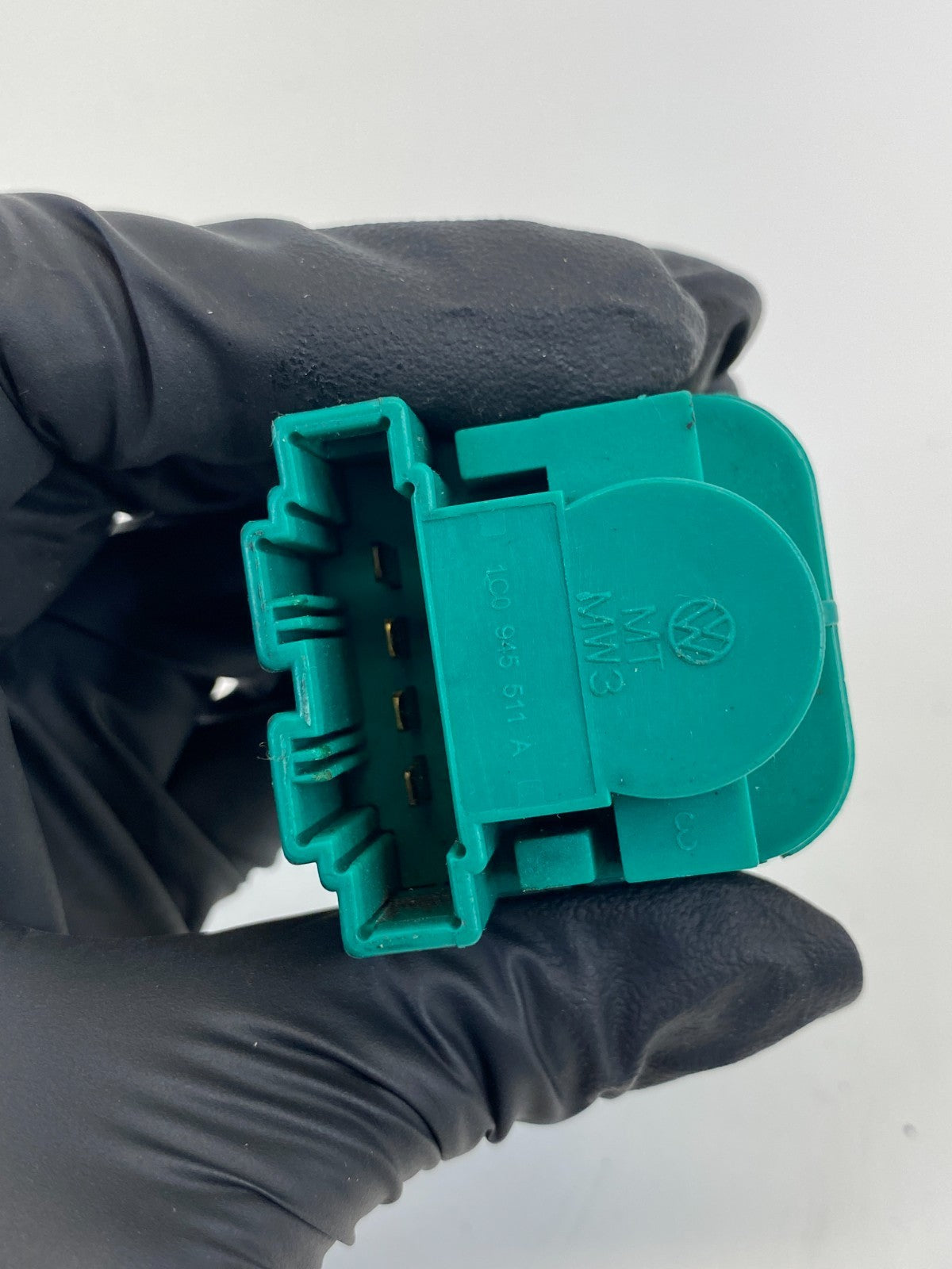 1998-2001 Volkswagen New Beetle Brake Light Stop Switch 1C0945511A OEM