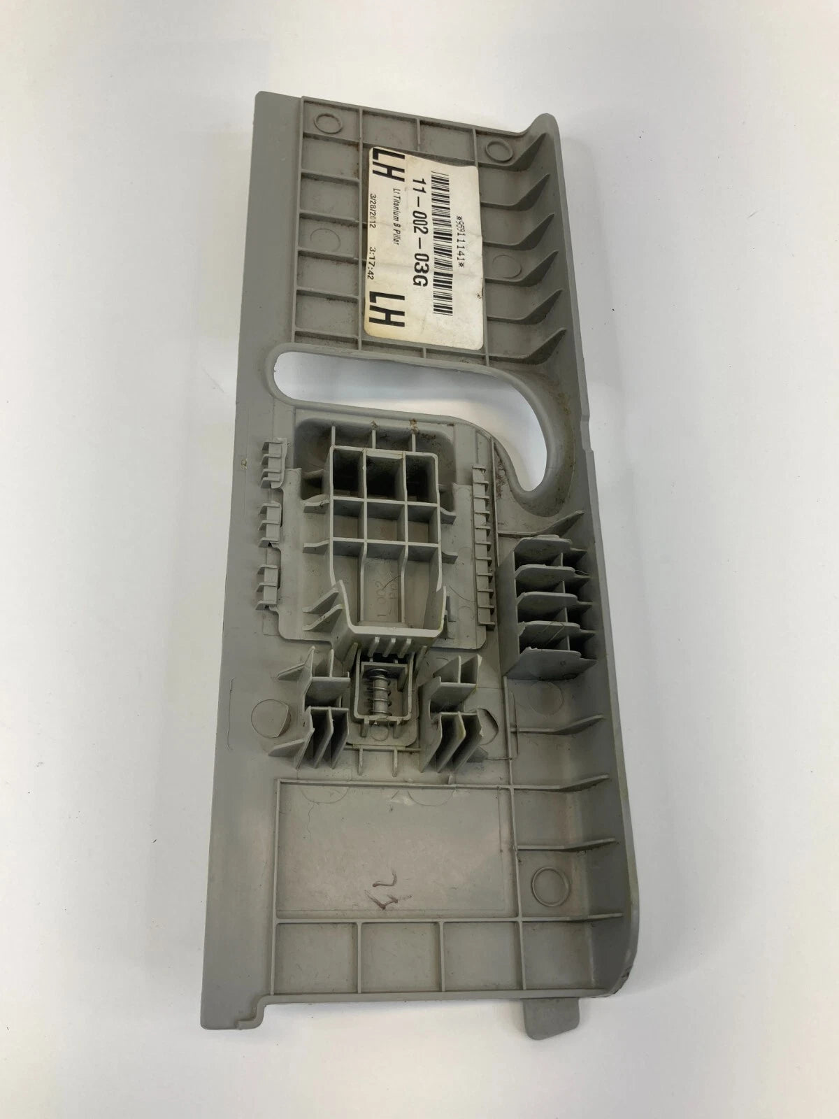 2011-2016 CHEVROLET CRUZE FRONT LEFT SIDE UPPER SEAT BELT ADJUSTENT COVER TRIM