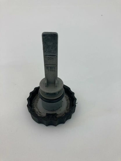 2005-2010 CHRYSLER 300 POWER STEERING FLUID RESERVOIR BOTTLE CAP COVER TANK OEM
