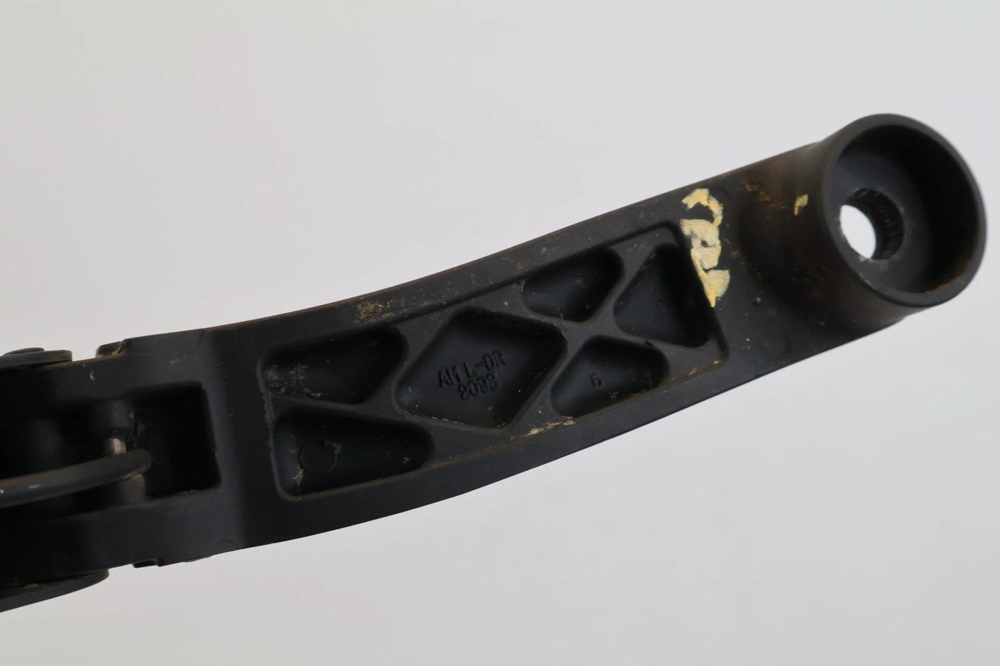 2010-2013 KIA SOUL FRONT WINDSHIELD WIPER ARMS DRIVER PASSENGER PAIR SET OEM