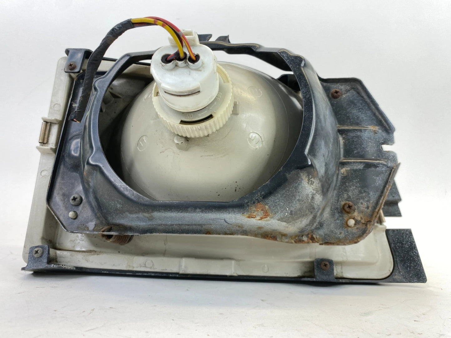 1998-2002 ISUZU TROOPER LEFT DRIVER SIDE HEADLIGHT HEAD LIGHT ASSEMBLY OEM