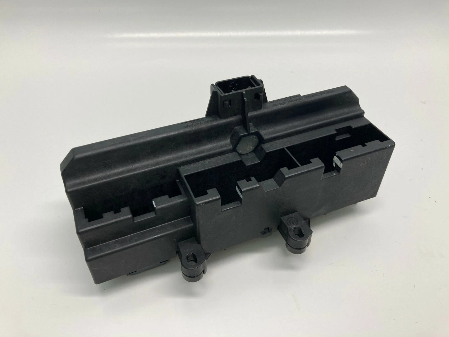 2002-2005 BMW 745I 745LI RIGHT DASH FUSE RELAY POWER DISTRIBUTION BOX 69005820