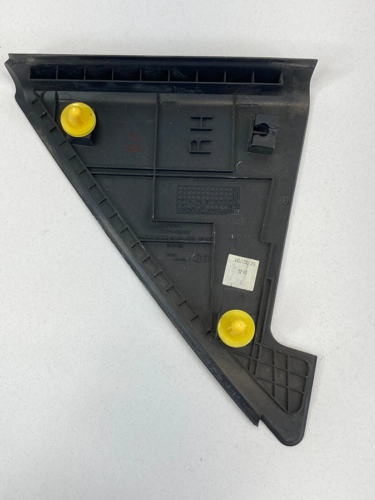 2010-2013 KIA FORTE FORTE REAR RIGHT INNER DOOR CORNER COVER TRIM 83920-1M000