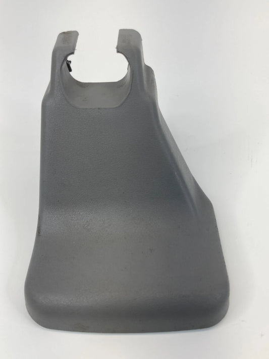 2005-2010 TOYOTA SIENNA FRONT RIGHT SEAT OUTER TRACK END CAP COVER 72137-AE030