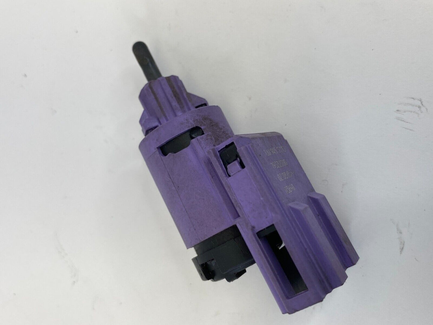 01-08 Volkswagen Jetta Brake Pedal Light Stop Lamp Sensor Switch 1J0-945-511-D