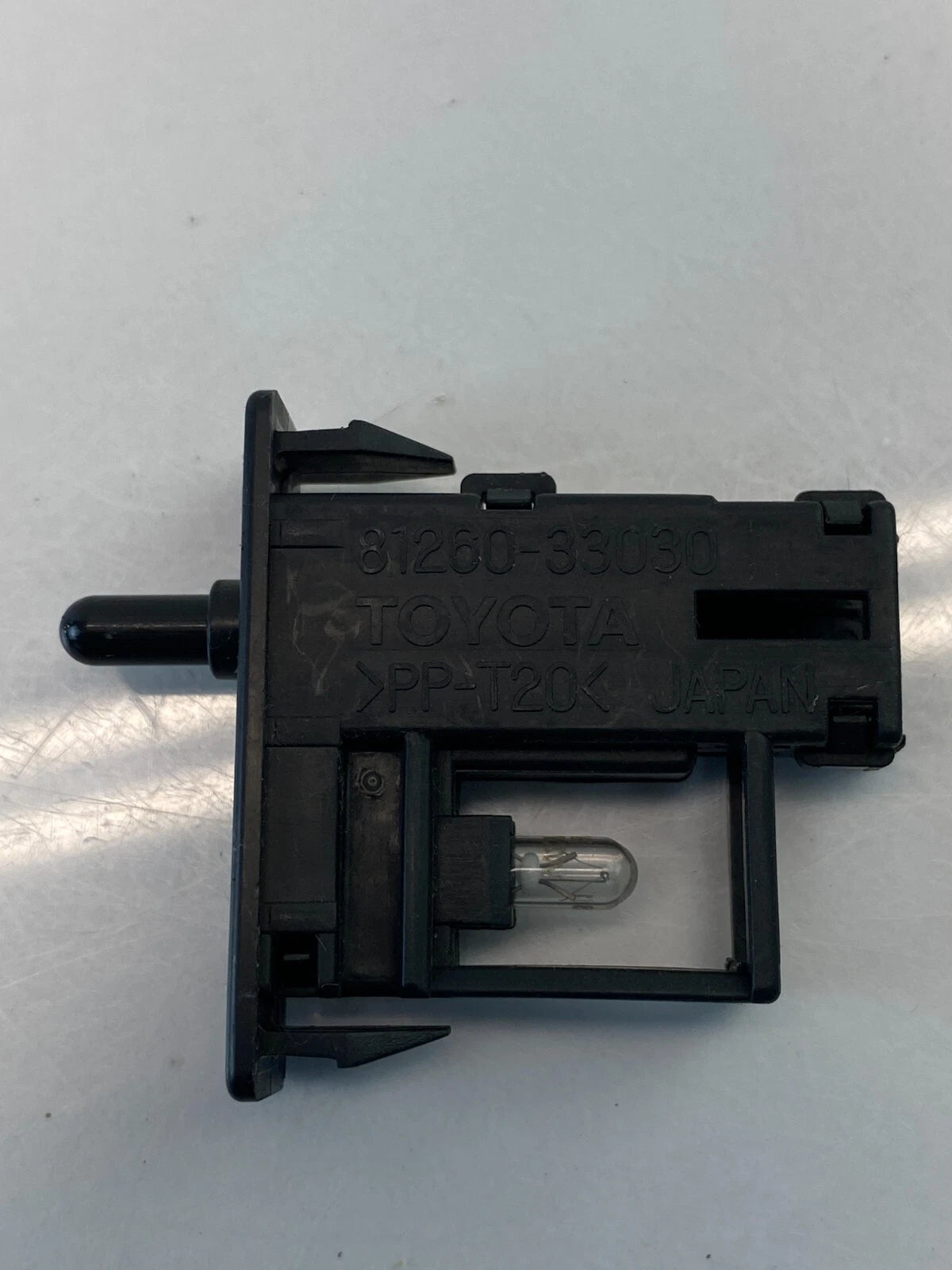 2003 2004 TOYOTA HIGHLANDER GLOVE BOX DOOR LIGHT LAMP BULB SWITCH 81260-33030