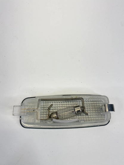 1998-2004 A6 QUATTRO FRONT RIGHT SUNVISOR LIGHT VISOR VANITY LAMP 8L0947105A OEM
