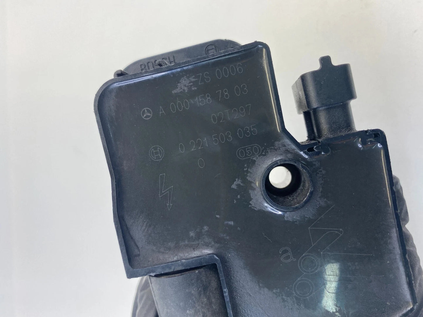 98-05 MERCEDES-BENZ E320 98-02 E430 3.2L ENGINE IGNITION COIL 0221503035 OEM