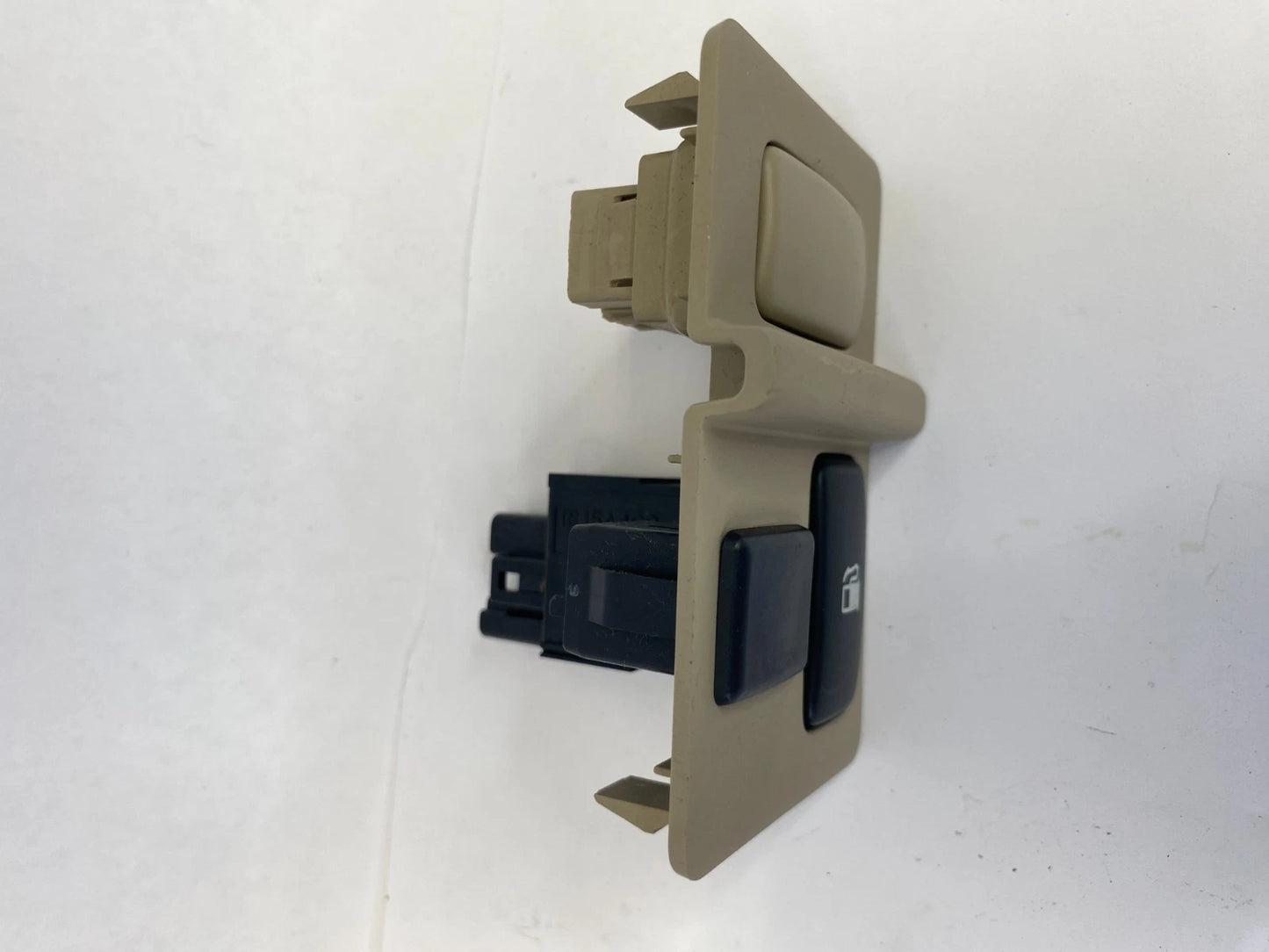 2007-2009 LEXUS RX350 FUEL DOOR TRUNK RELEASE SWITCH PANEL BEZEL OEM 55446-0E010