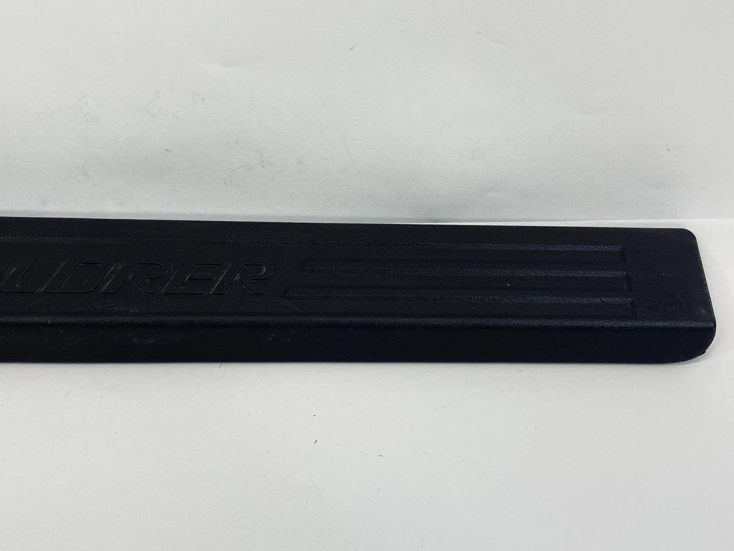 2001-2005 FORD EXPLORER SPORT TRAC FRONT RIGHT DOOR SILL STEP SCUFF PLATE TRIM