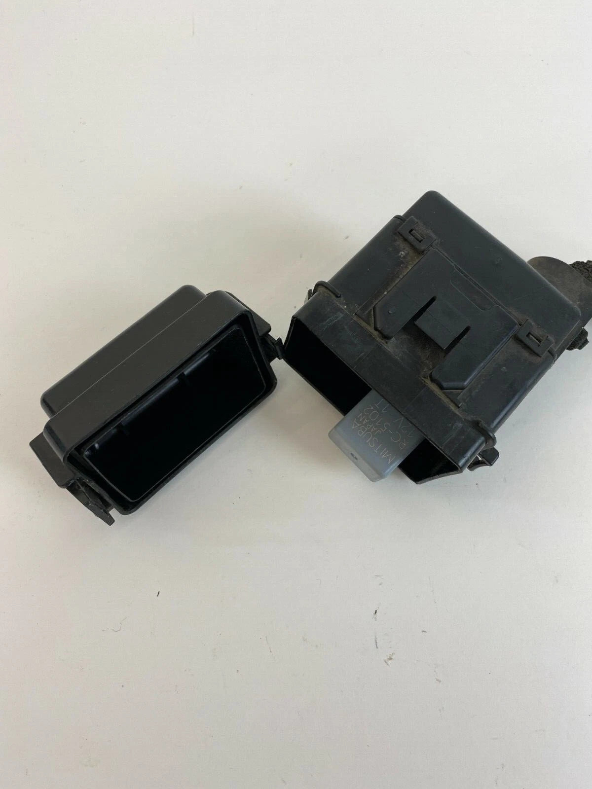 2008 2009 2010 HONDA ODYSSEY AT UNDER HOOD SMALL FUSE BOX RELAY RELAY BOX OEM