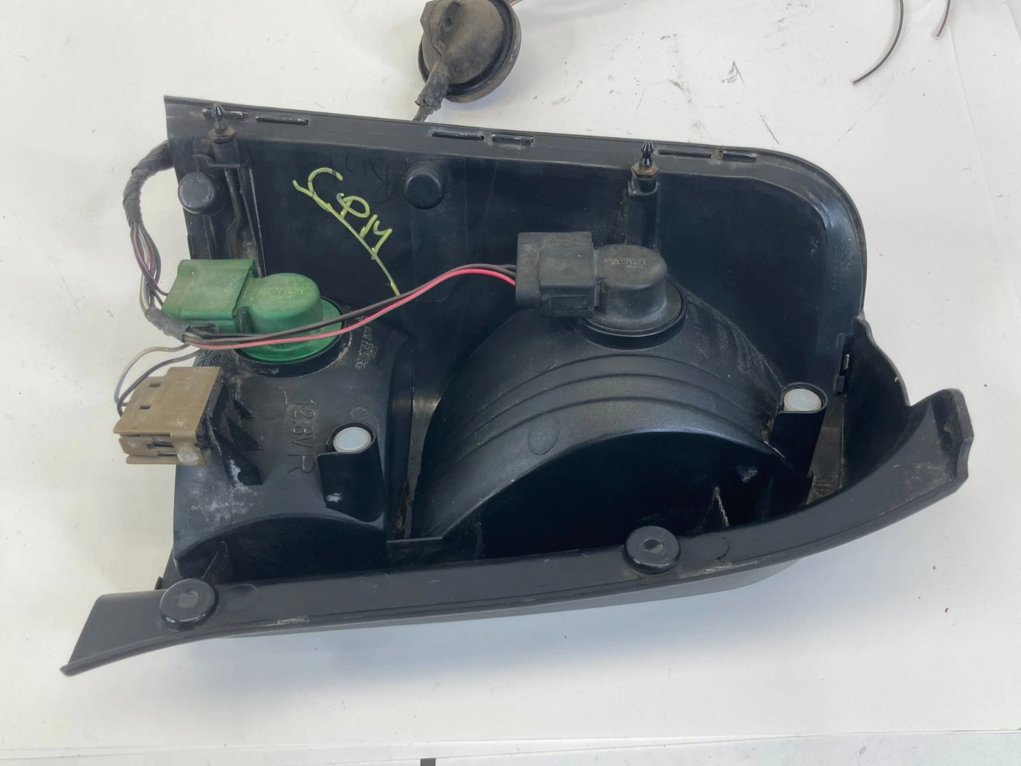 2005-2007 MERCURY MARINER REAR RIGHT SIDE TAILLIGHT TAIL LAMP 5E64-13B504-A OEM