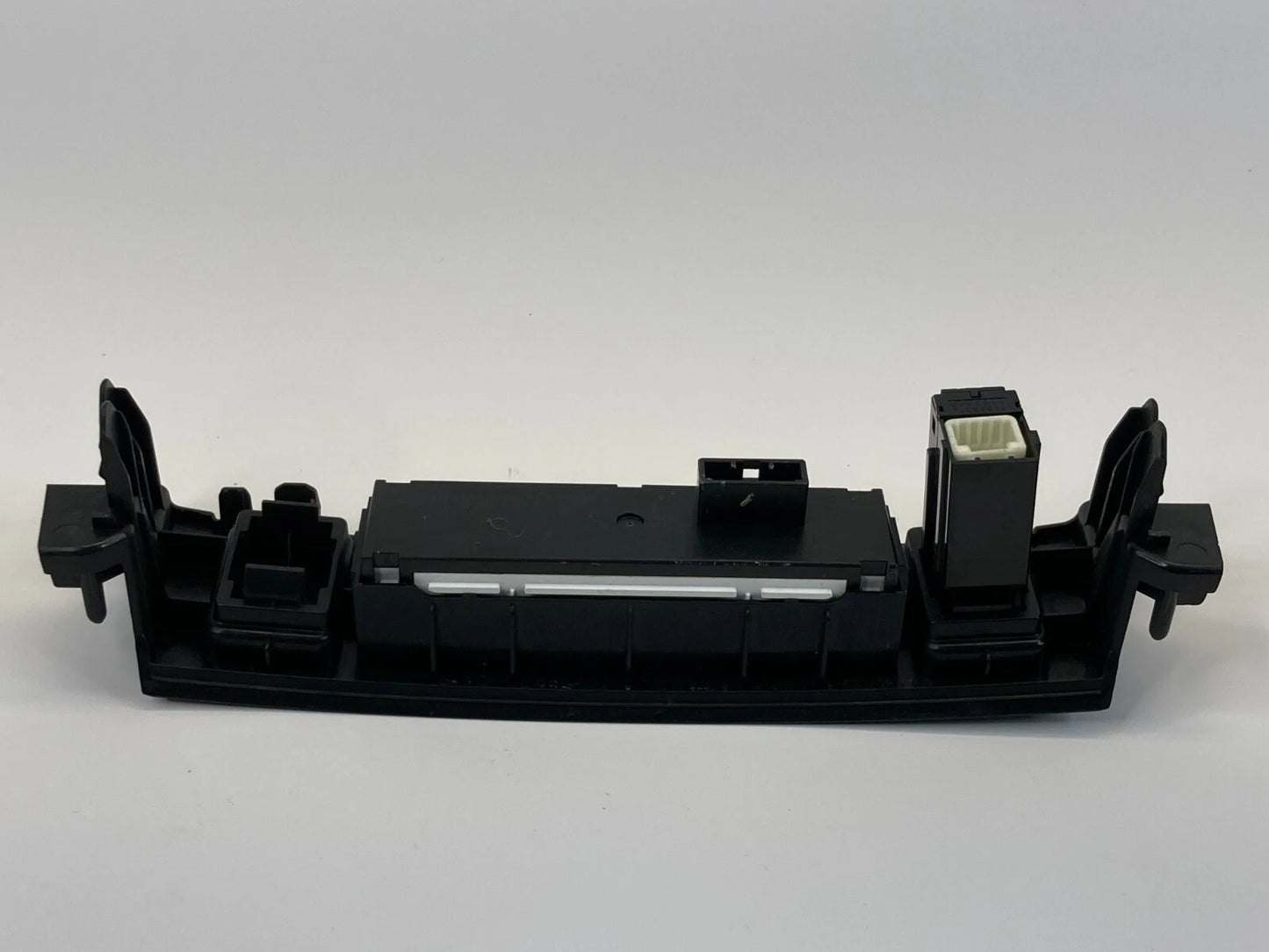2009-2013 TOYOTA COROLLA USB AUX PORT INSTRUMENT BEZEL OEM 55539-52060