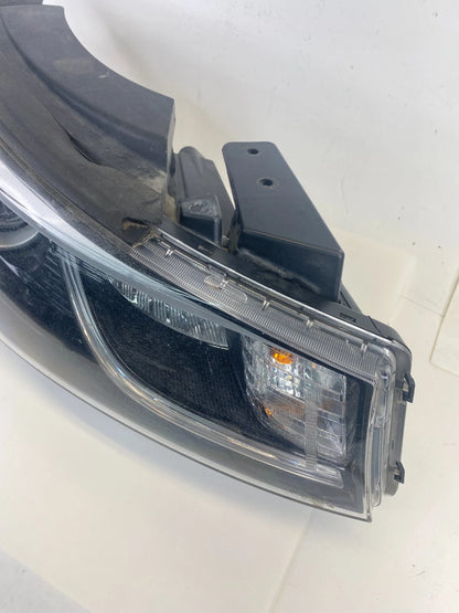 2015-2018 KIA SEDONA RIGHT PASSENGER SIDE HEADLIGHT HEADLAMP HALOGEN OEM
