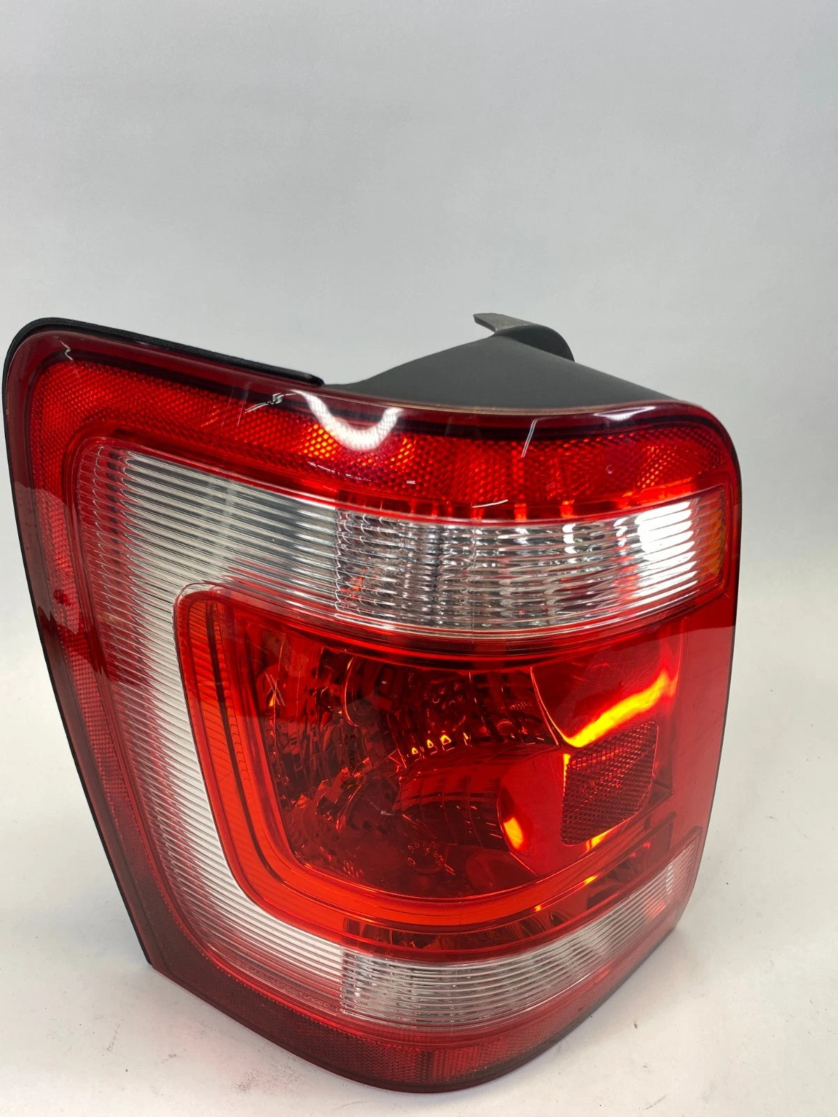 2008-2012 FORD ESCAPE TAILLIGHT LAMP BRAKE LIGHT LEFT OEM FACTORY 8L84-13B505-A