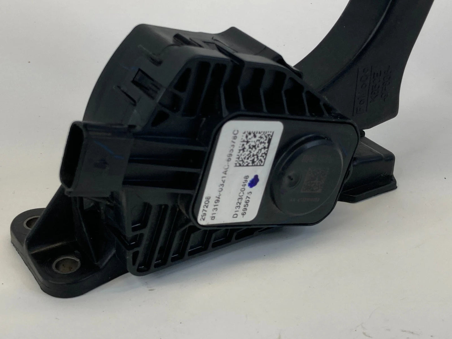 2013-2019 FORD TAURUS ACCELERATOR PEDAL GAS ASSEMBLY D1323C0498 OEM