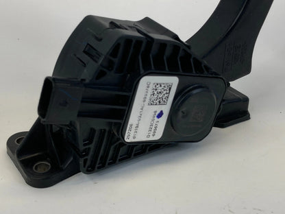 2013-2019 FORD TAURUS ACCELERATOR PEDAL GAS ASSEMBLY D1323C0498 OEM