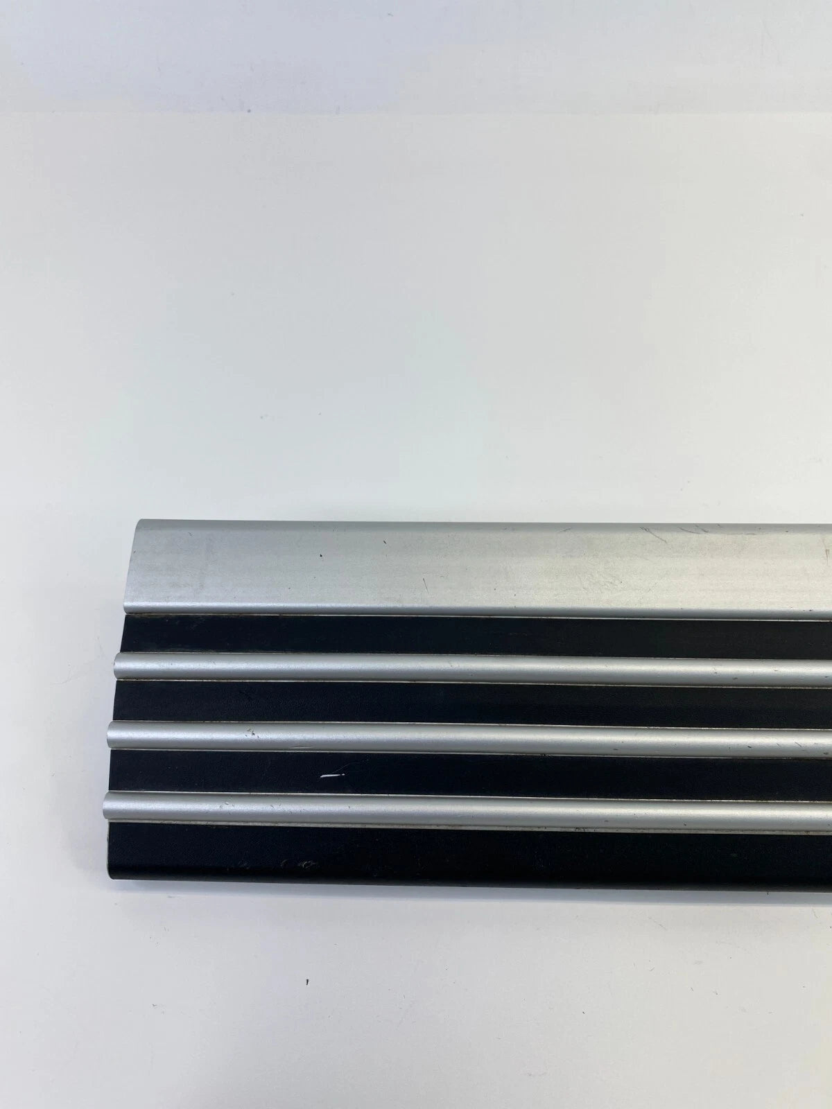 03-07 LAND ROVER RANGE ROVER REAR LEFT SIDE DOOR TRIM STEP SILL SCUFF PLATE OEM