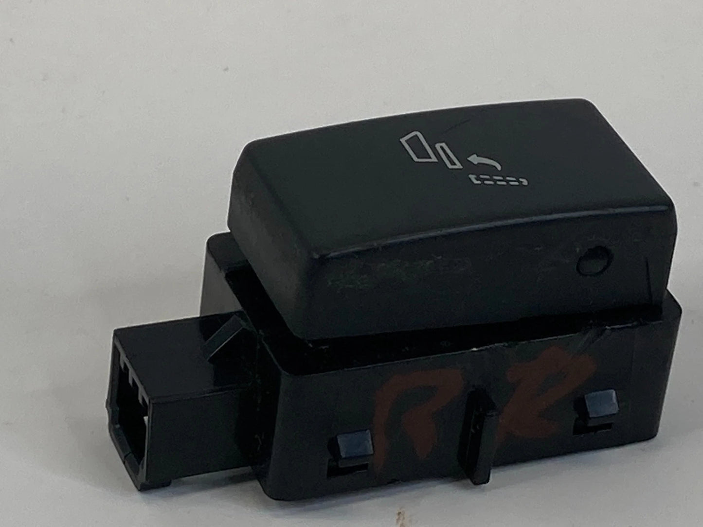 07-14 GMC YUKON REAR RIGHT POWER FOLDING SEAT CONTROL SWITCH BUTTON 10388598 OEM