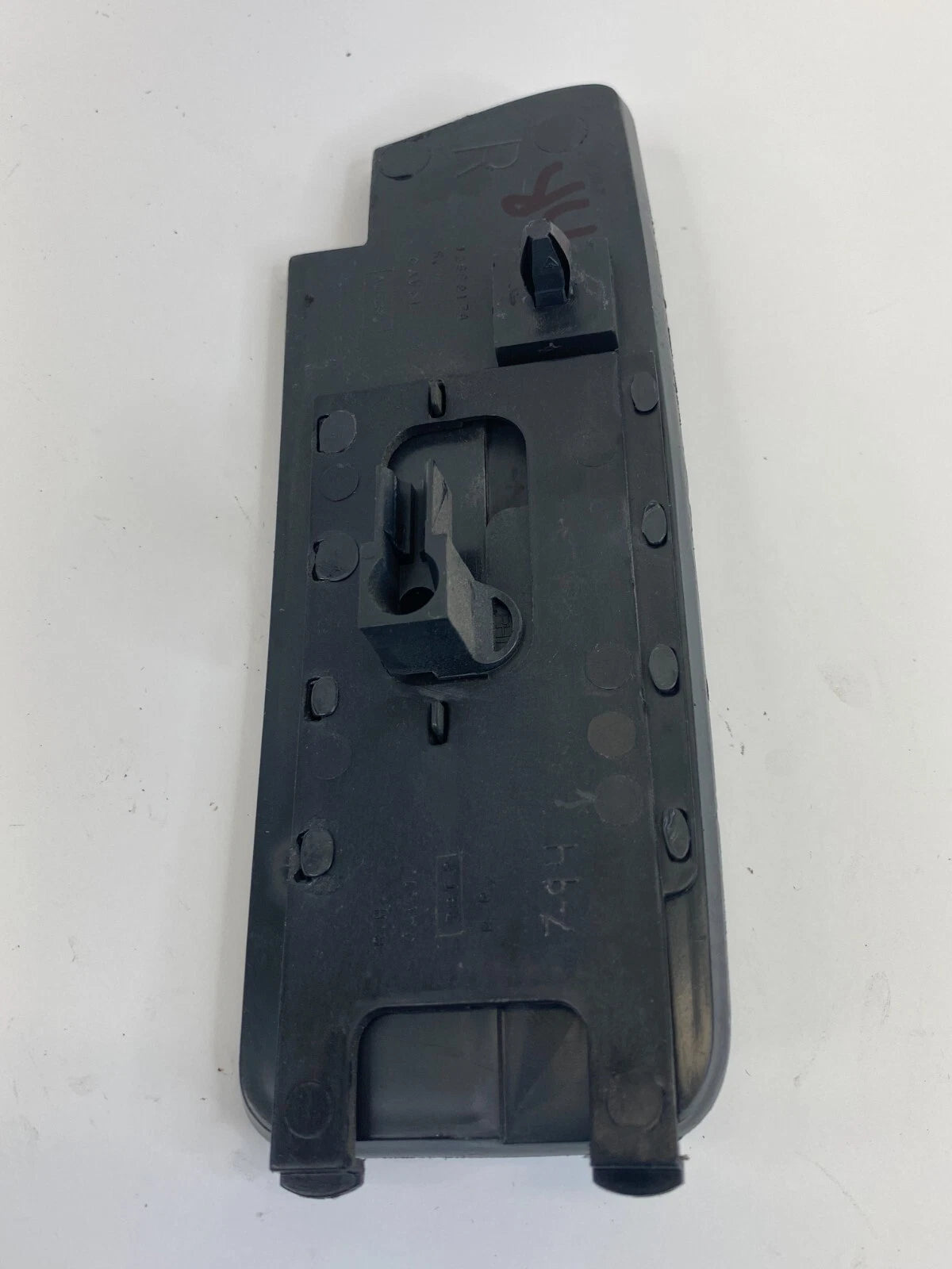 1998-2004 CHEVROLET S10 INNER DOOR REAR RIGHT HANDLE BEZEL W/ LOCK KNOB 15689174