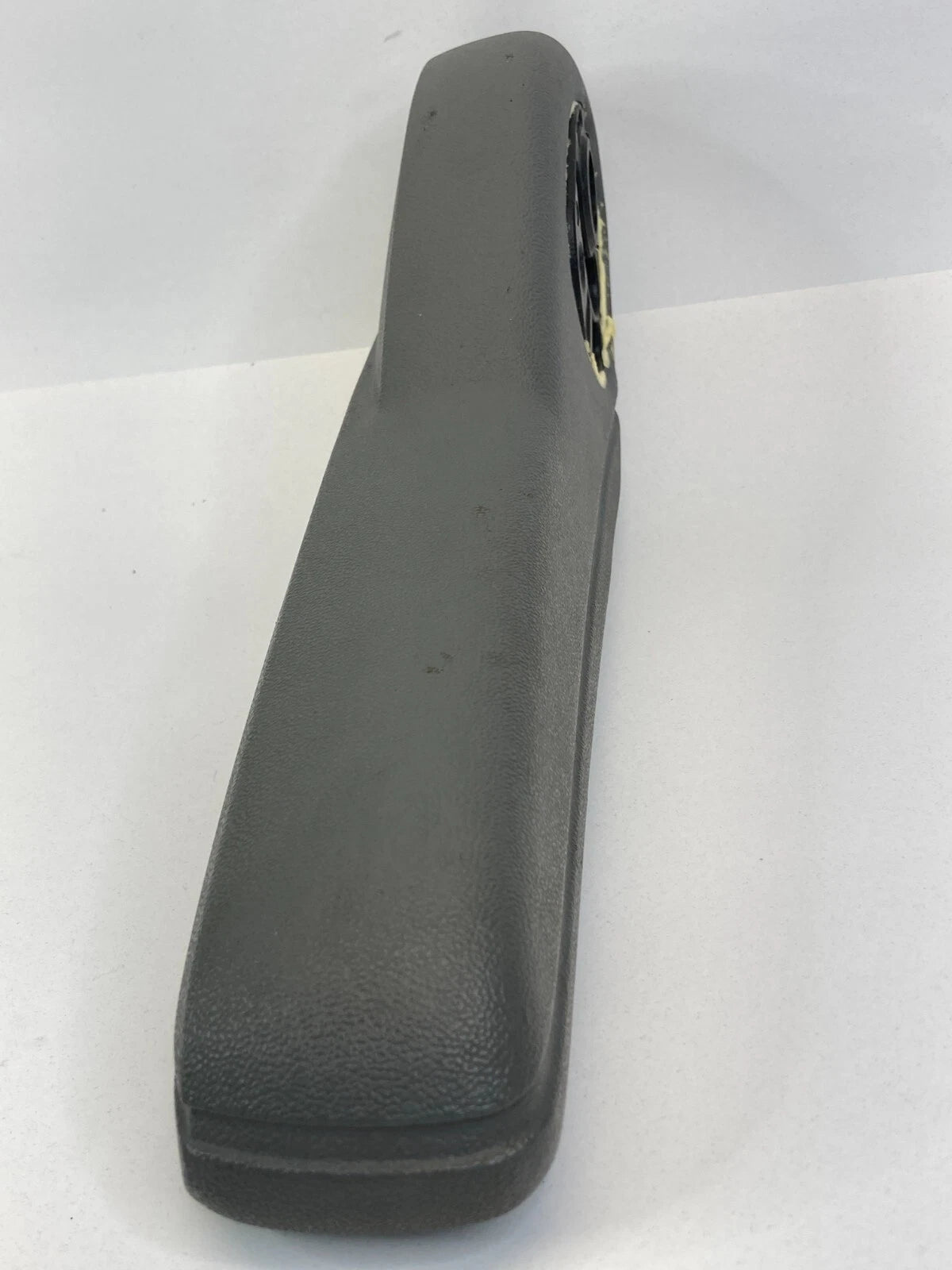 2008-2010 CHRYSLER TOWN & COUNTRY FRONT RIGHT SEAT ARMREST ARM REST OUTER OEM