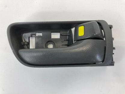 04-10 TOYOTA SIENNA CE & LE FRONT RIGHT PASSENGER INTERIOR DOOR HANDLE FR RH OEM