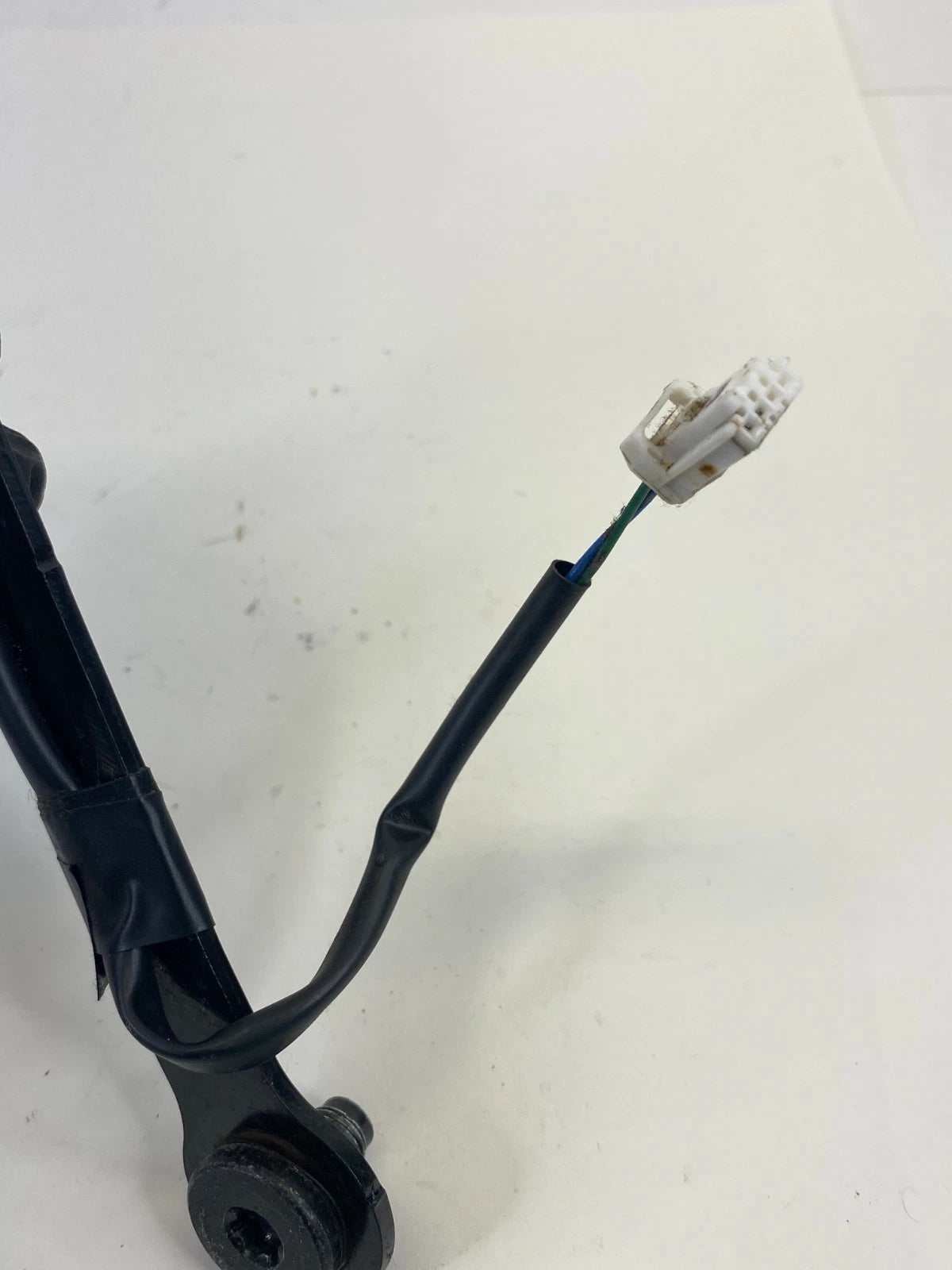 13-20 2013-2020 Nissan Pathfinder Front Left Driver Seat Belt Buckle Adapter OEM