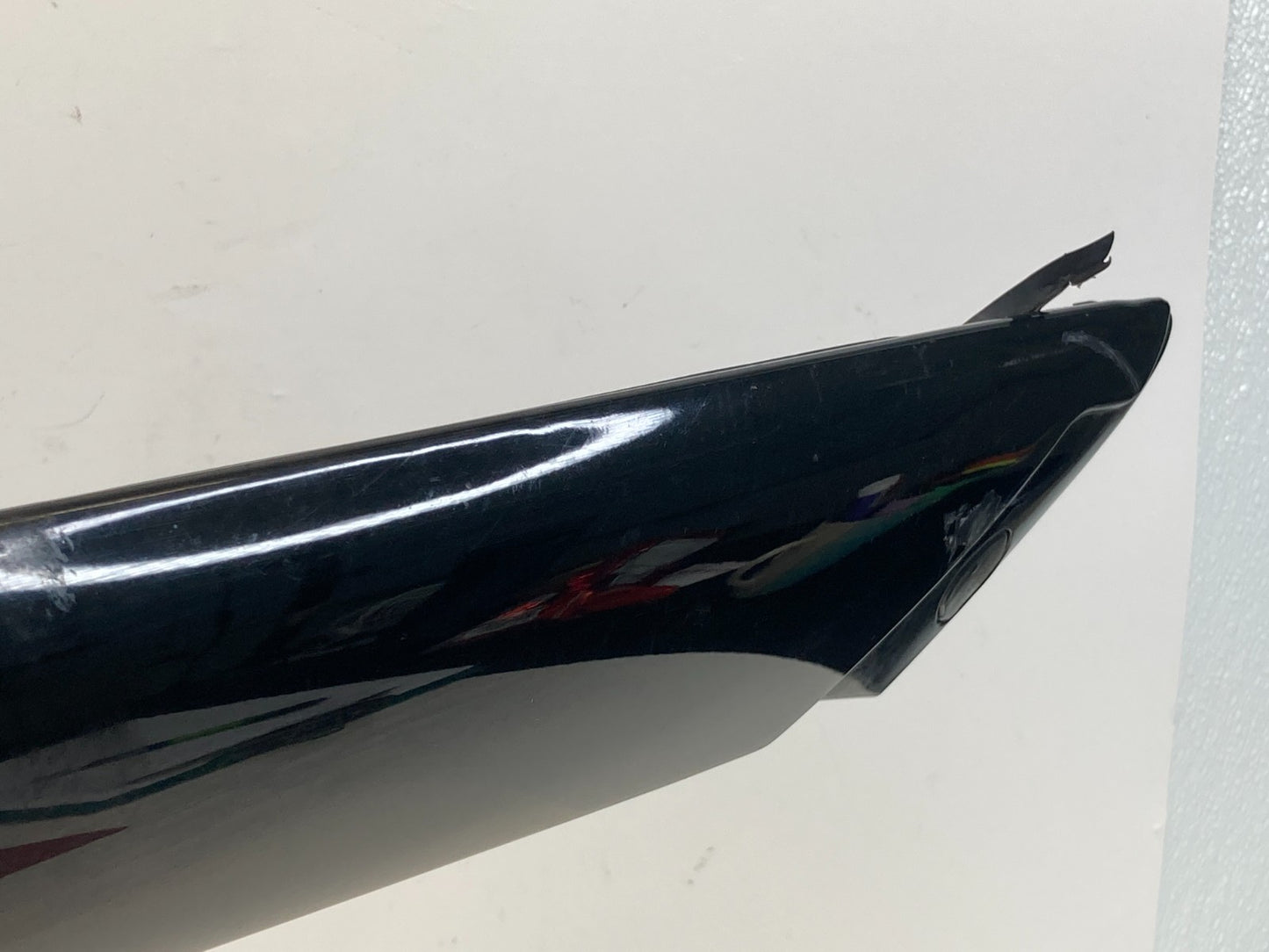 2014-2019 Kia Soul Front Right Side Windshield Molding 86181-B2000 OEM