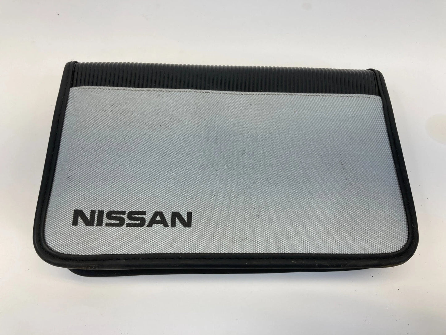 2008 NISSAN VERSA OWNERS MANUAL INFORMATION WARRANTY GUIDE BOOK SET W/ CASE OEM