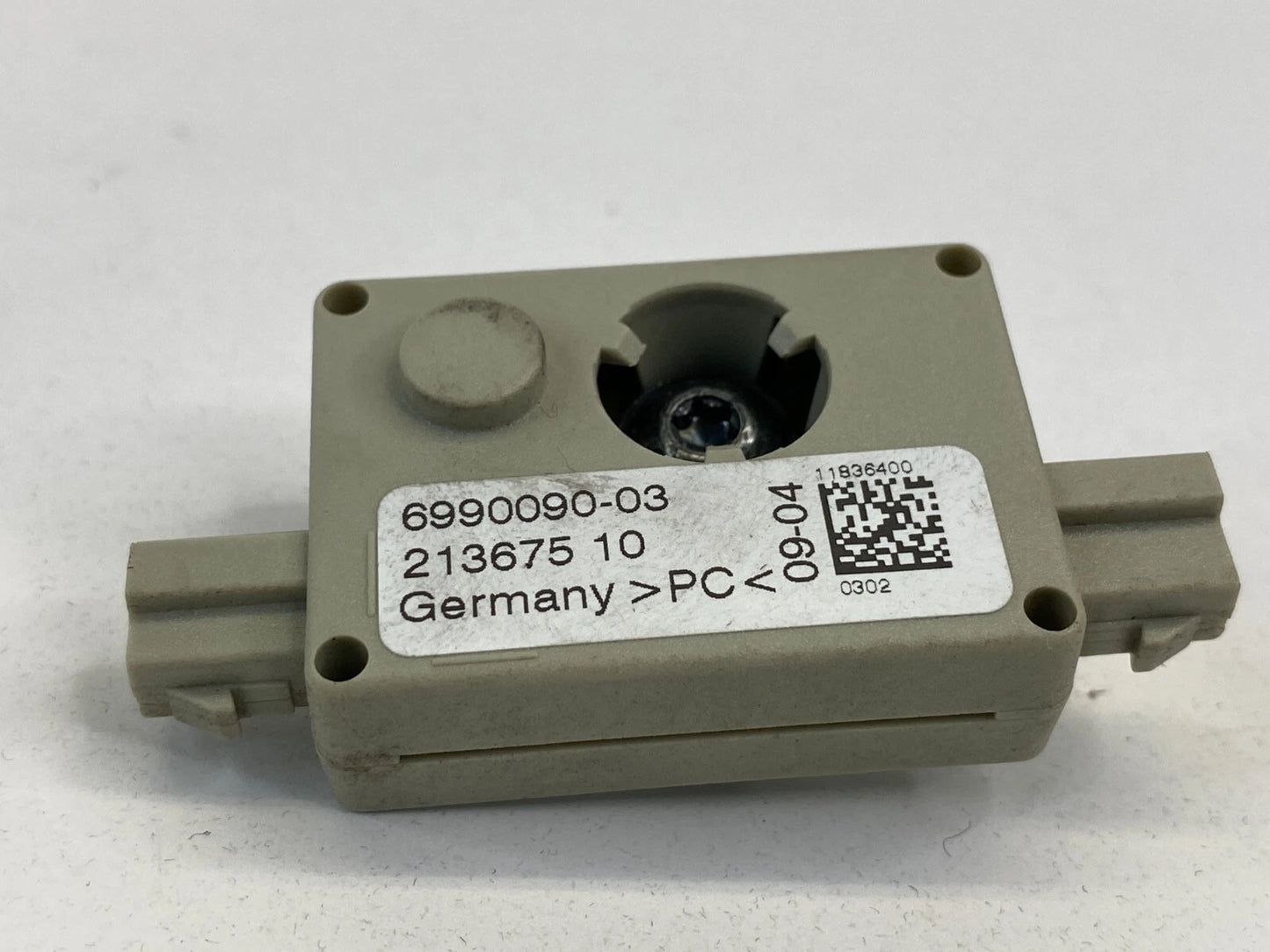 2004-2010 BMW X3 REAR RADIO AMPLIFIER TRAP ANTENNA MODULE UNIT 6990090-03 OEM