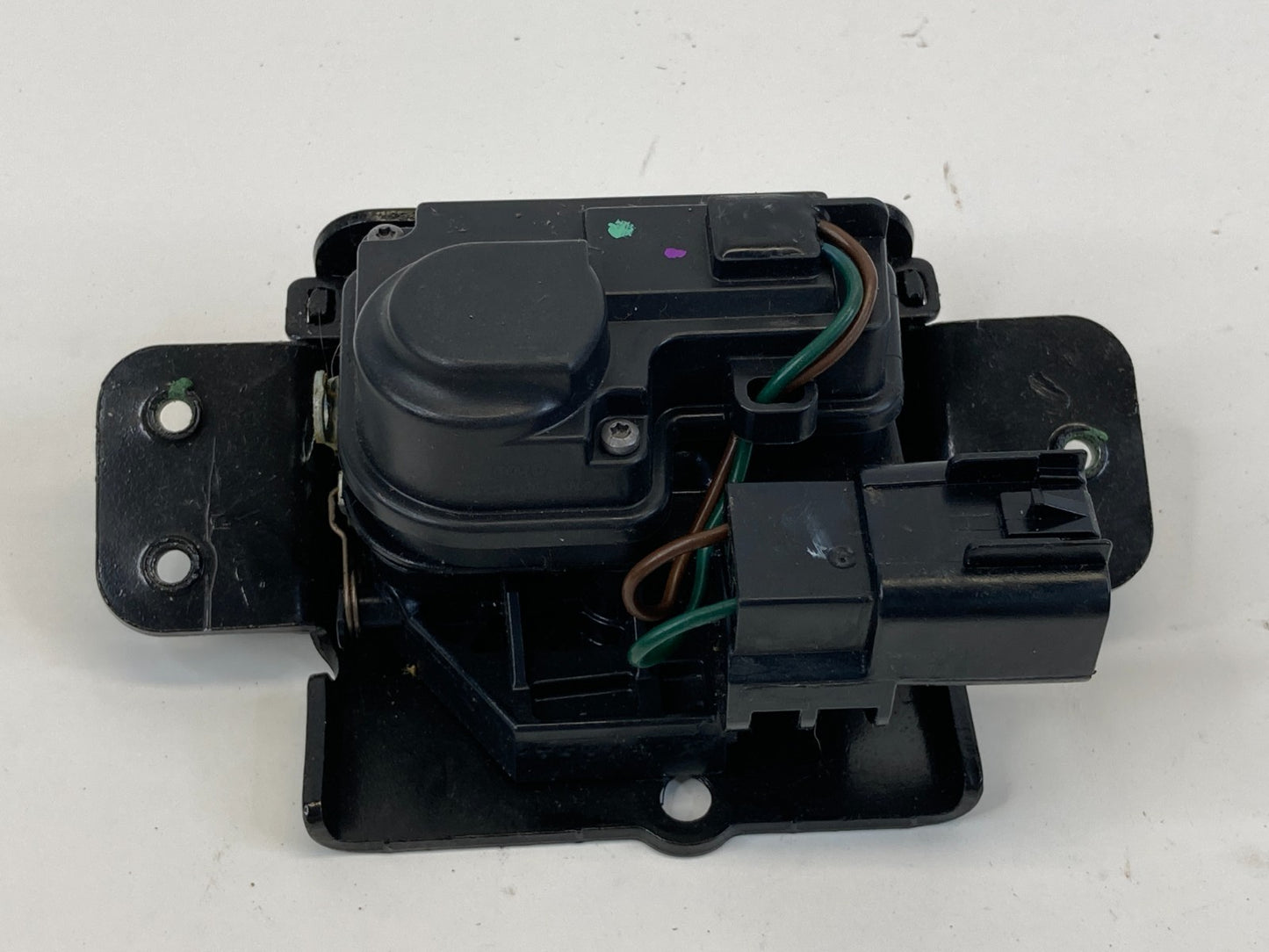 27-17 Chevrolet Equinox Rear Trunk Lid Tailgate Liftgate Lock Latch Actuator