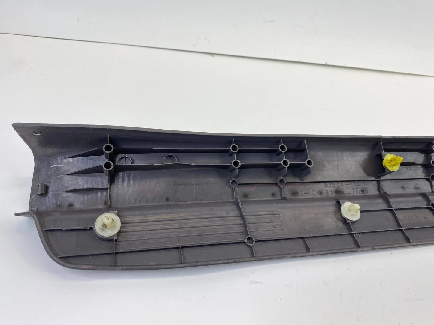 00-05 TOYOTA CELICA LEFT SIDE DOOR SCUFF SILL PLATE COVER PANEL 67914-20200 OEM