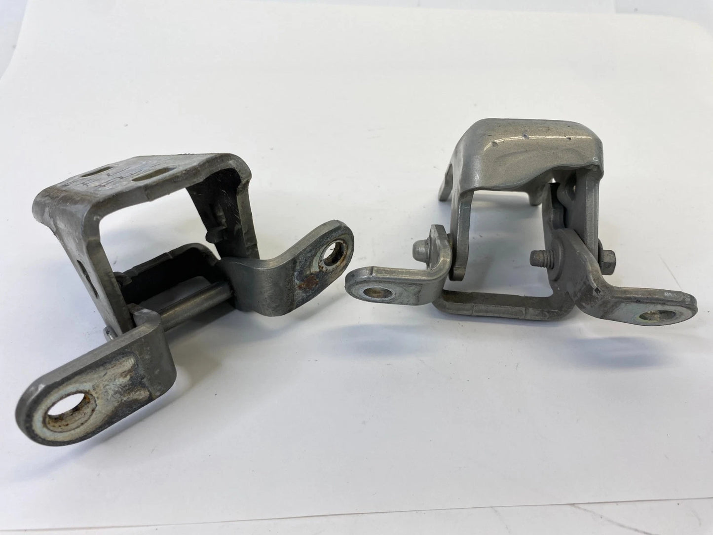 2011-2017 BUICK REGAL FRONT LEFT DOOR UPPER & LOWER HINGE SET PAIR OEM