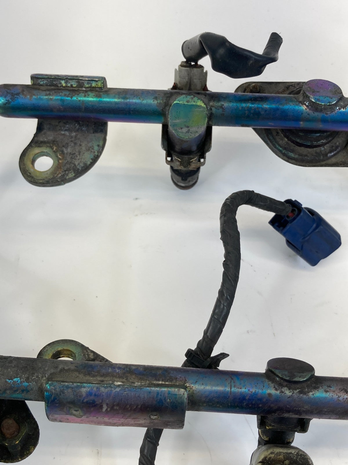 2004-2006 Nissan Altima 3.5L V6 A/T Engine Fuel Injection Rail W/ Injectors Assy