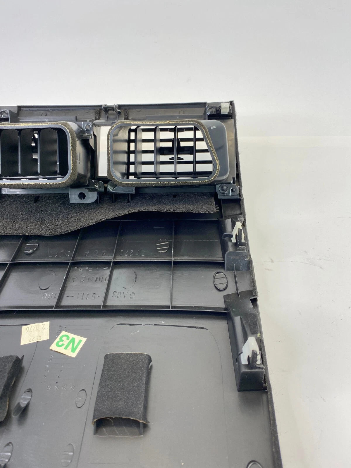 2004-2007 HONDA ACCORD CENTER DASH A/C AIR VENT GRILLE BEZEL TRIM 77270-SDA-L010