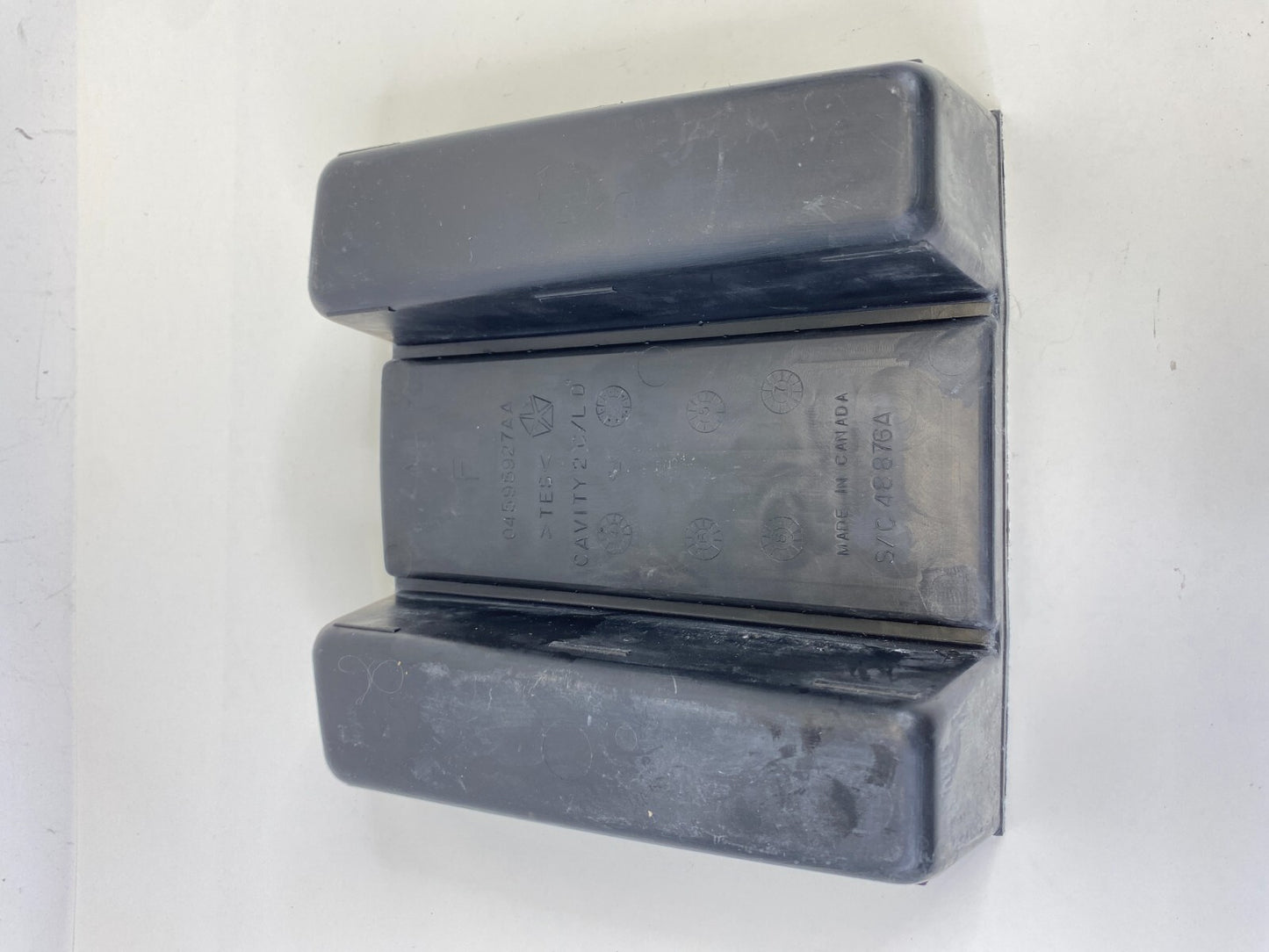 2005-2007 Dodge Magnum Center Console Cubby Insert Rubber Mat Liner 04595927AA