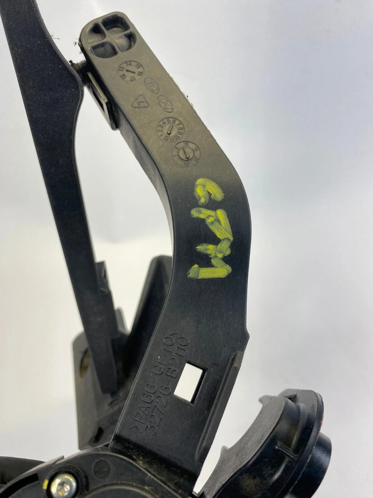 2014-2019 KIA SOUL ACCELERATOR GAS PEDAL SENSOR ASSEMBLY OEM FACTORY 32700-B2110