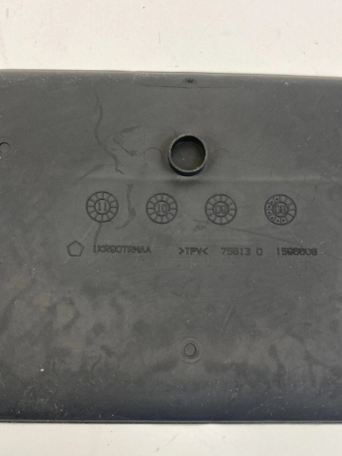 09-14 VOLKSWAGEN ROUTAN FLOOR CENTER CONSOLE RUBBER MAT INSERT 1KR90TRMAA OEM